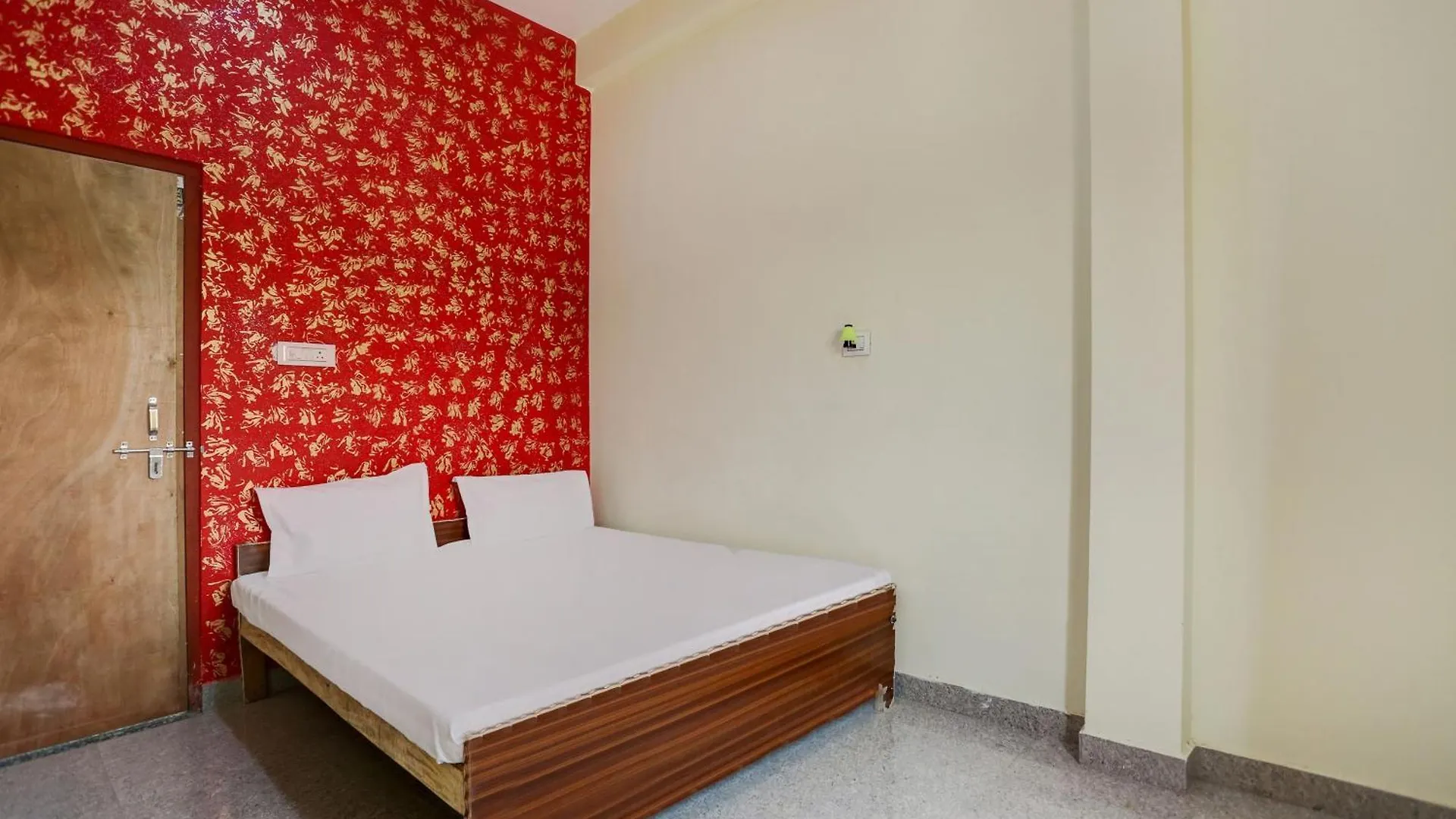 Spon On M J Homestay Agra